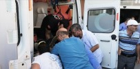 Erzincan'da Ambulans Sedyesi Sıkışınca Arbede Yaşandı
