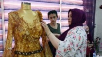 LEMAN - Gelinlik Tasarımında Pestil Kullandı