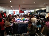 BAYRAM ALIŞVERİŞİ - Mağazalarda Bayram Hareketliliği