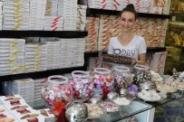 BAYRAM ŞEKERİ - Kurban Bayramı'nın İkramlıkları Tezgahlarda Yerini Aldı