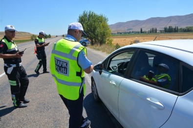 Polis Ekiplerinden 'Huzurlu Bayram' Uygulaması