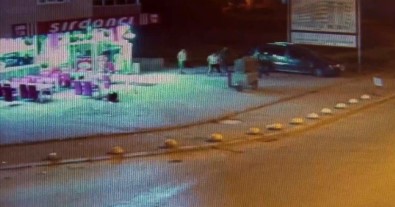 Cinayetle Biten Küçük Tuvalet Kavgası Kamerada