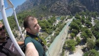KARAÇAY - Görme Engelli Öğretmenin Bungee Jumping Heyecanı