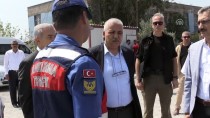 UĞUR TURAN - Jandarma Ve Polisten Sürücülere Bayram İkramı
