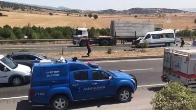 Kahramanmaraş'ta minibüs tıra çarptı: 2 ölü, 12 yaralı