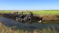 HELİKOPTER PİLOTU - Helikopter Düştü, Pilot Yanarak Öldü