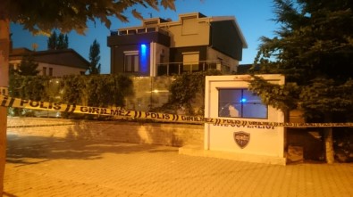Villanın Güvenliğine Pompalı Tüfekle Ateş Açtılar Açıklaması 1 Ölü
