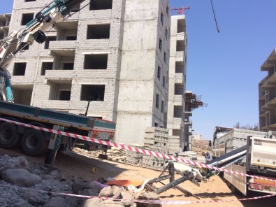 Vinçten düşen demir can aldı