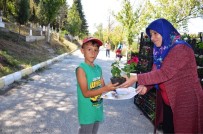 BOZÜYÜK BELEDİYESİ - Bozüyük'teki Mezarlıklarda Arefe Yoğunluğu