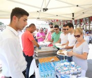 HÜSEYIN MUTLU - Karşıyaka'da 2 Bin Kişilik Bayram Yemeği