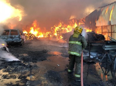 Kuveyt'te Pazar Yerinde Yangın Açıklaması 7 Yaralı