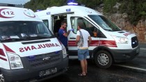 HASAN ŞIMŞEK - Antalya'da Zincirleme Trafik Kazası Açıklaması 9 Yaralı