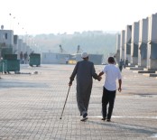 BAYRAM NAMAZI - Bir Bayrama Daha Buruk Girdiler