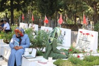 BAYRAM ŞEKERİ - Şehitliklerde Buruk Bayram