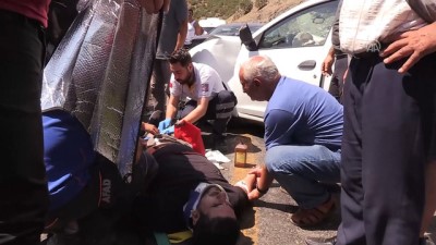 Tunceli'de İki Otomobil Çarpıştı Açıklaması 1 Ölü, 7 Yaralı