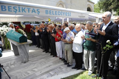 Gazeteci Güngör Uras son yolculuğuna uğurlandı