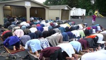 İBRAHİM KORKMAZ - Müslümanlar Bayram Sevincini Helal Et Tesislerinde Yaşıyor
