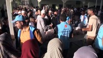 ALI GÜNER - Türkiye Diyanet Vakfı Kerkük'te Kurban Eti Dağıttı