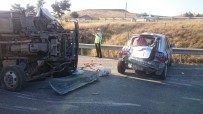 KAYADÜZÜ - 3 Aracın Çarpıştığı Kazada 5 Yaralı