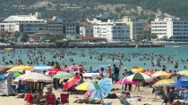 ÇEŞMELI - Çeşme'de Bayram Yoğunluğu