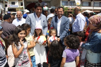 Derbent'te Çocuklar Bayram Sevinci Yaşadı