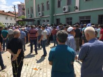 Gölete Uçan Otomobilde Hayatını Kaybedenlerden 3'Ü Toprağa Verildi