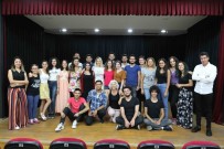 KARABAĞ - İş Stresini Tiyatroyla Atıyorlar