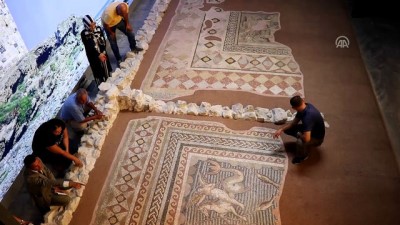 Yüzlerce Yıllık Mozaikler 'Asırlık Fabrikada'