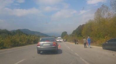 Sakarya'da İki Otomobil Çarpıştı Açıklaması 6 Yaralı