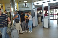 ŞEHİRLERARASI OTOBÜS - Balıkesir Otogarında Yoğunluk Sürüyor