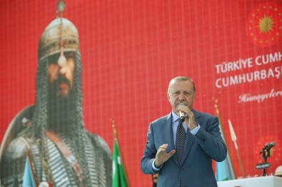 Erdoğan, 'Bu Bir İşaret Fişeği' Dedi, Ahlat'a 'Cumhurbaşkanlığı Köşkü' Müjdesini Verdi