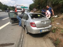 TEM Otoyolunda Otomobil Yol Kenarına Devrildi Açıklaması 1 Yaralı