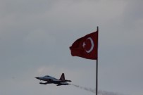TÜRK YILDIZLARI - Türk Yıldızları yine nefes kesti