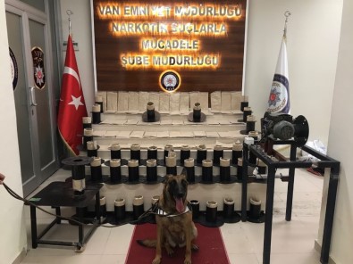 Van'da Elektrik Makaralarının İçerisinde 32 Kilo Eroin Ele Geçirildi