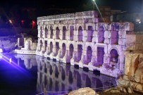 KEMAL YURTNAÇ - 2 Bin Yıllık Roma Hamamı Gece Görüntüsüyle Göz Kamaştırdı