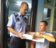 Ayağı Kırık Güvercine Zabıta Şefkati