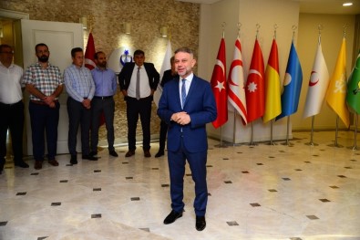 Başkan Ertürk, Belediye Çalışanlarıyla Bayramlaştı