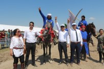 AT YARIŞLARI - Frig Vadileri Rahvan At Yarışlarında Kıyasına Mücadele