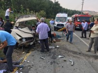 Gördes'te 2 Otomobil Çarpıştı Açıklaması 7 Yaralı
