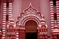 Hint Okyanusu'nun Ortasında 'Kırmızı Mescit'