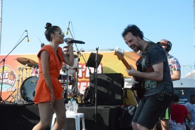 İzmir'de Derya Uluğ Rüzgarı