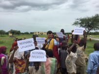 KARDEŞ AİLE - Reyhanlı İyilik Der Afrika'da Kurban Dağıttı