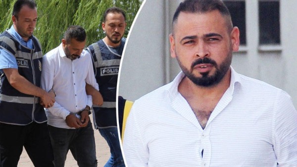 Polis görür görmez kelepçeyi taktı