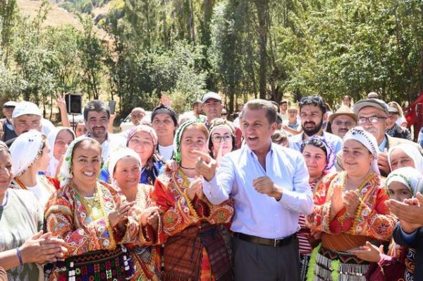 Bayramda Anadolu'da Mustafa Sarıgül fırtınası