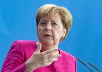 CHEMNITZ - Merkel: Korkunç bir olay