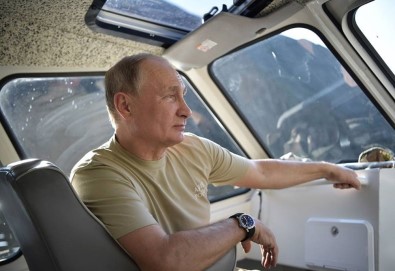 Putin Dağlarda Dolaşırken Görüntülendi