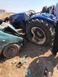 Otomobil İle Traktör Çarpıştı Açıklaması 1 Ölü, 4 Yaralı
