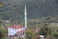 MUSTAFA ÇETİNKAYA - (Özel) Gurbetçi Vatandaş, Köyündeki İki Camiye Minare Yaptırdı