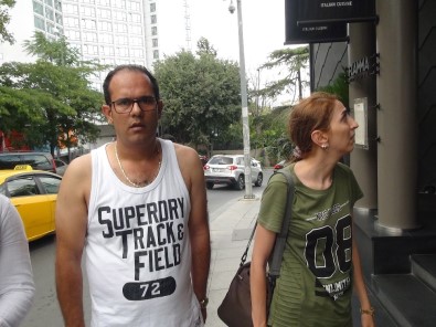 (Özel) Taksim'in Göbeğinde İranlı Turistleri Gasp Eden Taksici Kaçtı