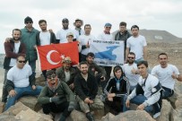 VAN GÖLÜ - Süphan  Dağı'nda İngiliz Uçağının Parçalarını Bulundu